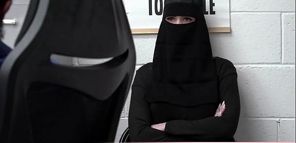  Cute Muslim chick tried to conceal some stolen stuff under her clothes